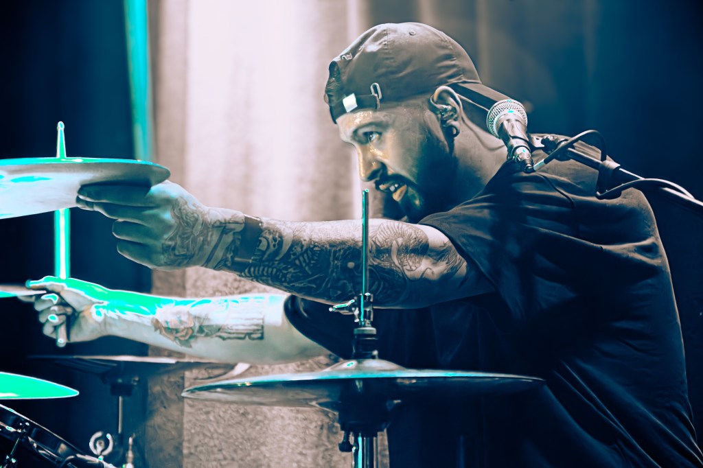 Angry Itch – Castle &&nbsp;Falcon